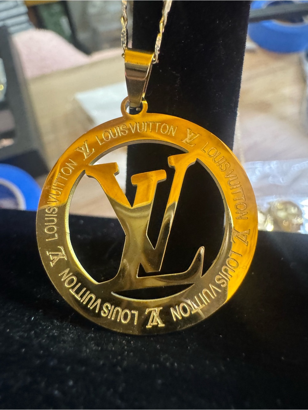 Louis Vuitton Gold Circular LV Logo Pendant Necklace - Picture 3 of 5